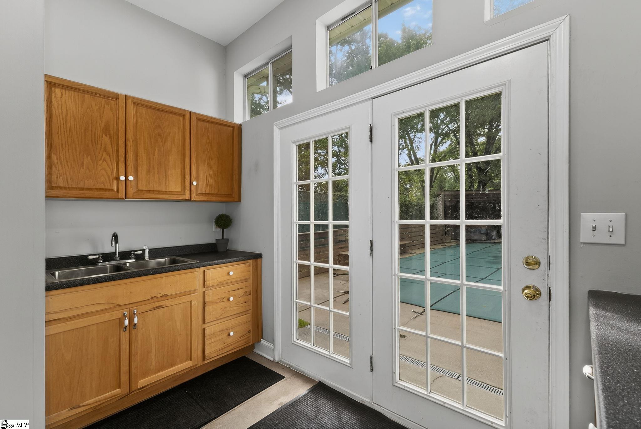 Taylors, South Carolina 29687, United States, 4 Bedrooms Bedrooms, ,5 BathroomsBathrooms,Residential,Active,191631