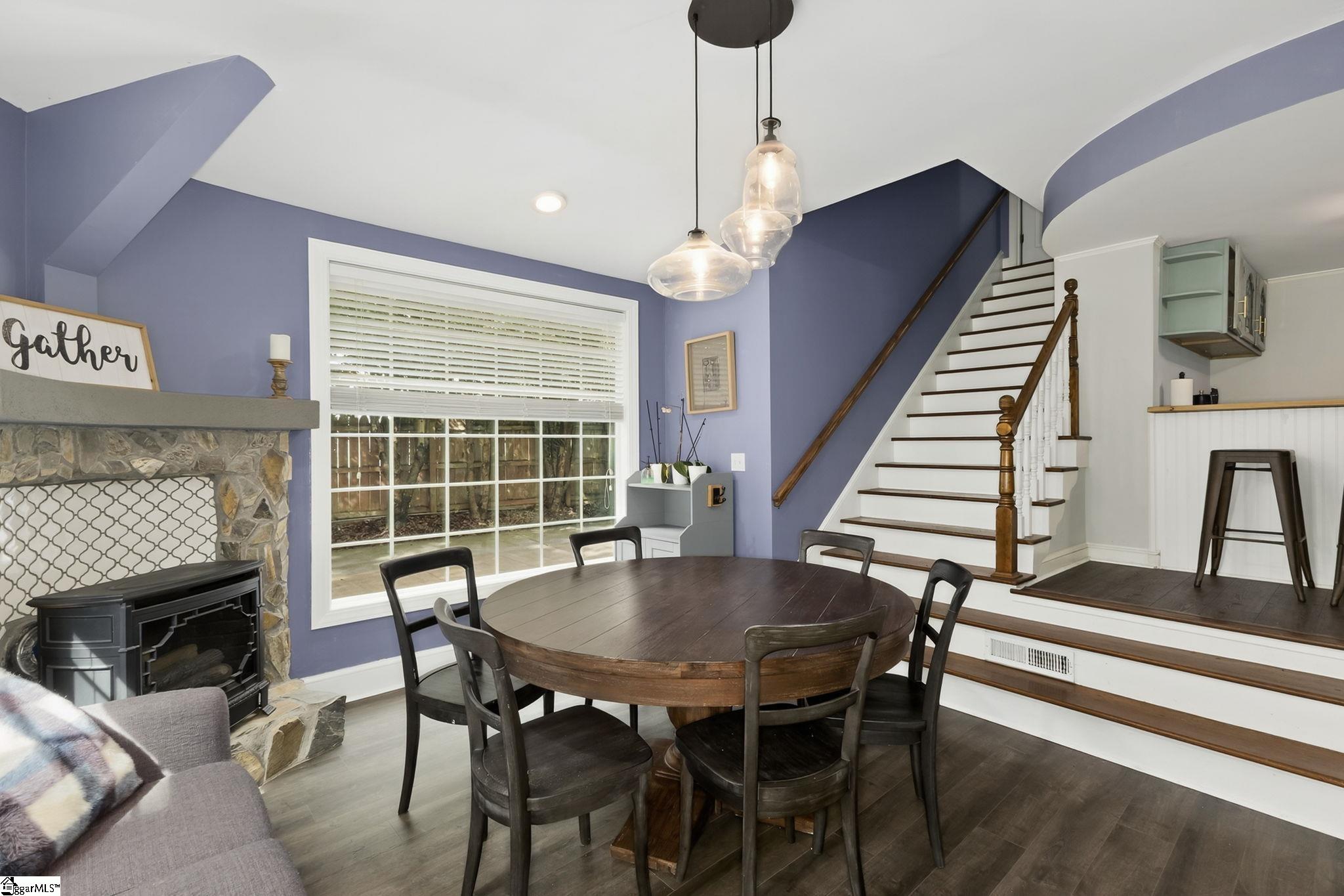 Taylors, South Carolina 29687, United States, 4 Bedrooms Bedrooms, ,5 BathroomsBathrooms,Residential,Active,191631