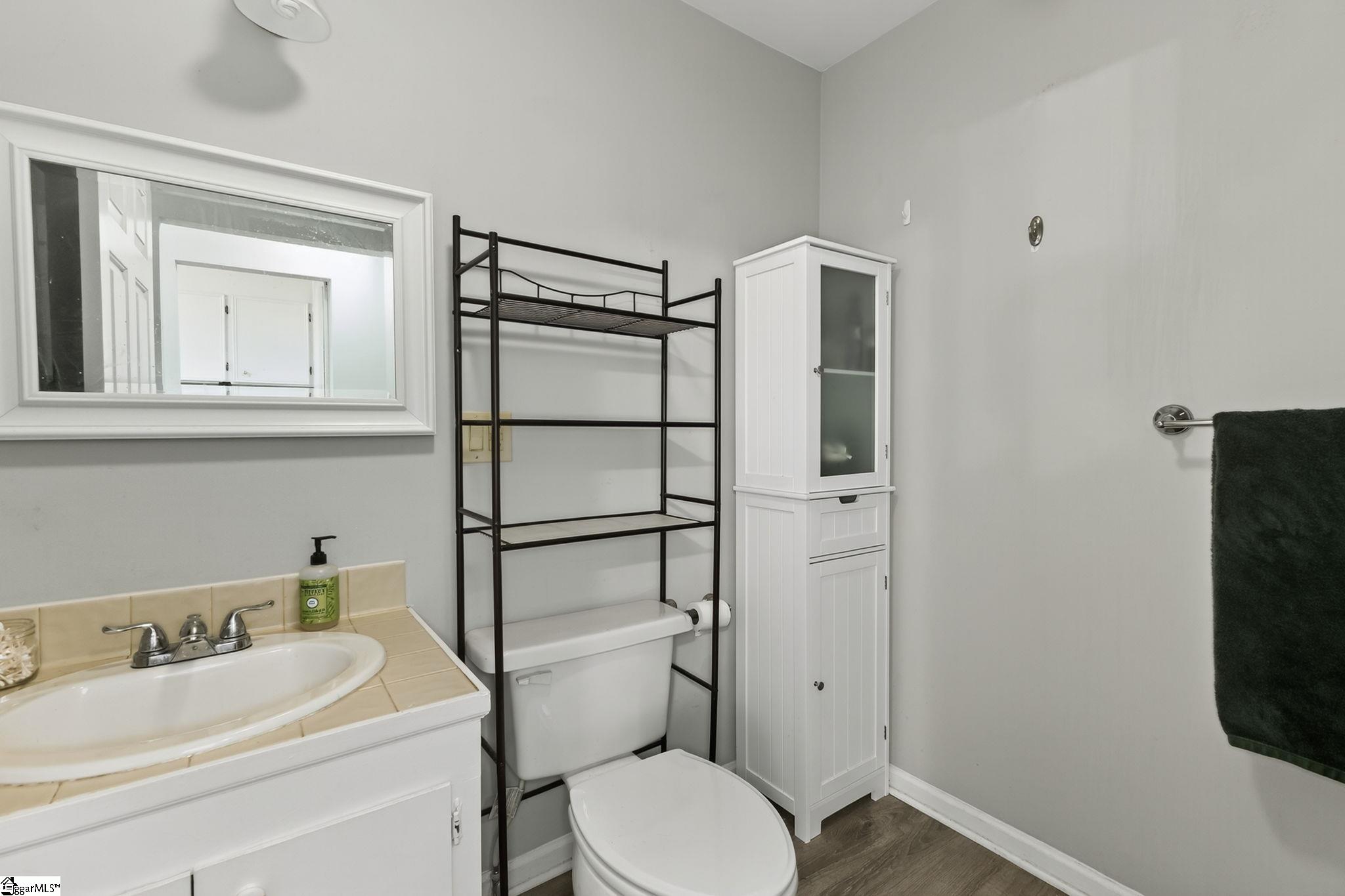 Taylors, South Carolina 29687, United States, 4 Bedrooms Bedrooms, ,5 BathroomsBathrooms,Residential,Active,191631