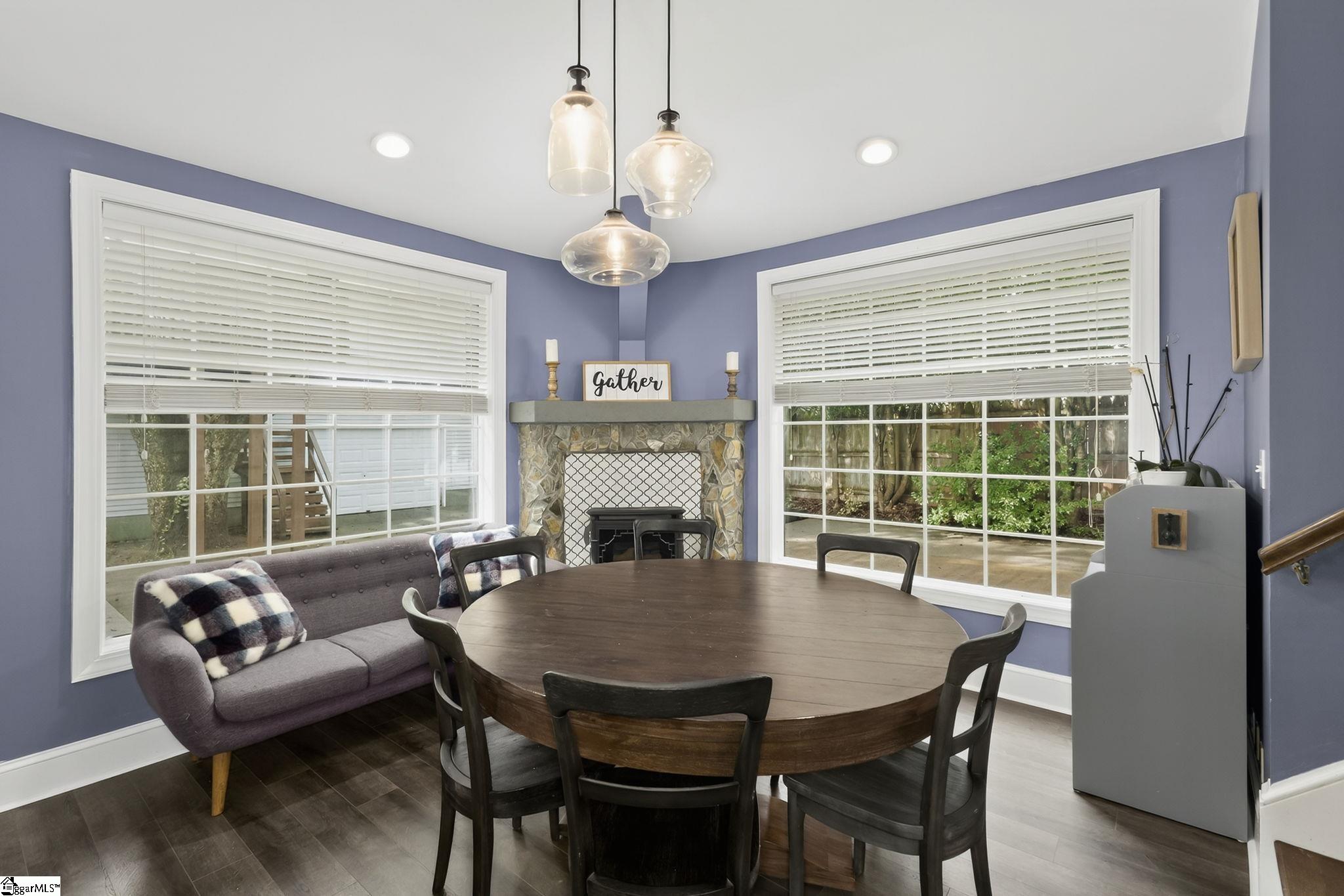 Taylors, South Carolina 29687, United States, 4 Bedrooms Bedrooms, ,5 BathroomsBathrooms,Residential,Active,191631