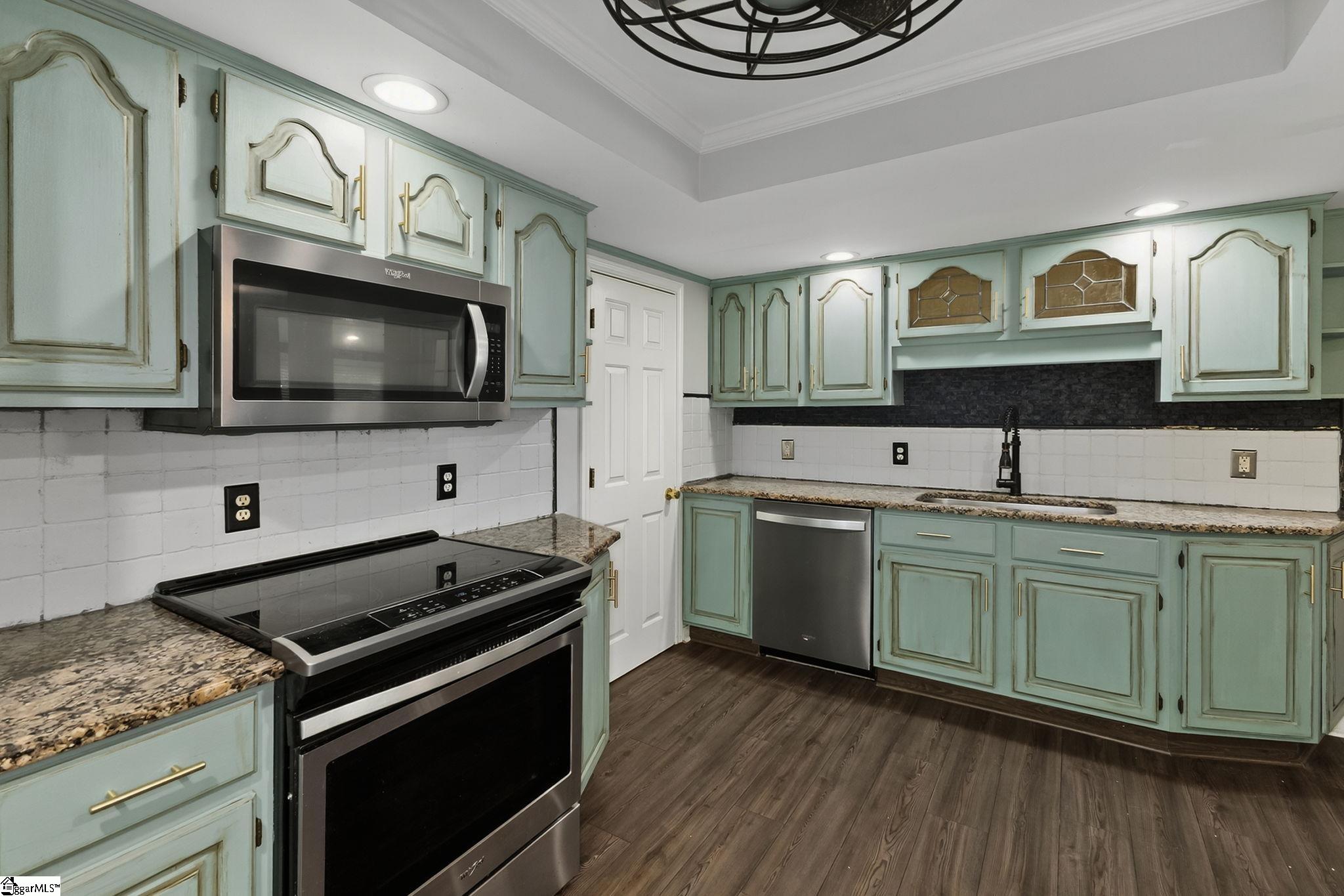 Taylors, South Carolina 29687, United States, 4 Bedrooms Bedrooms, ,5 BathroomsBathrooms,Residential,Active,191631