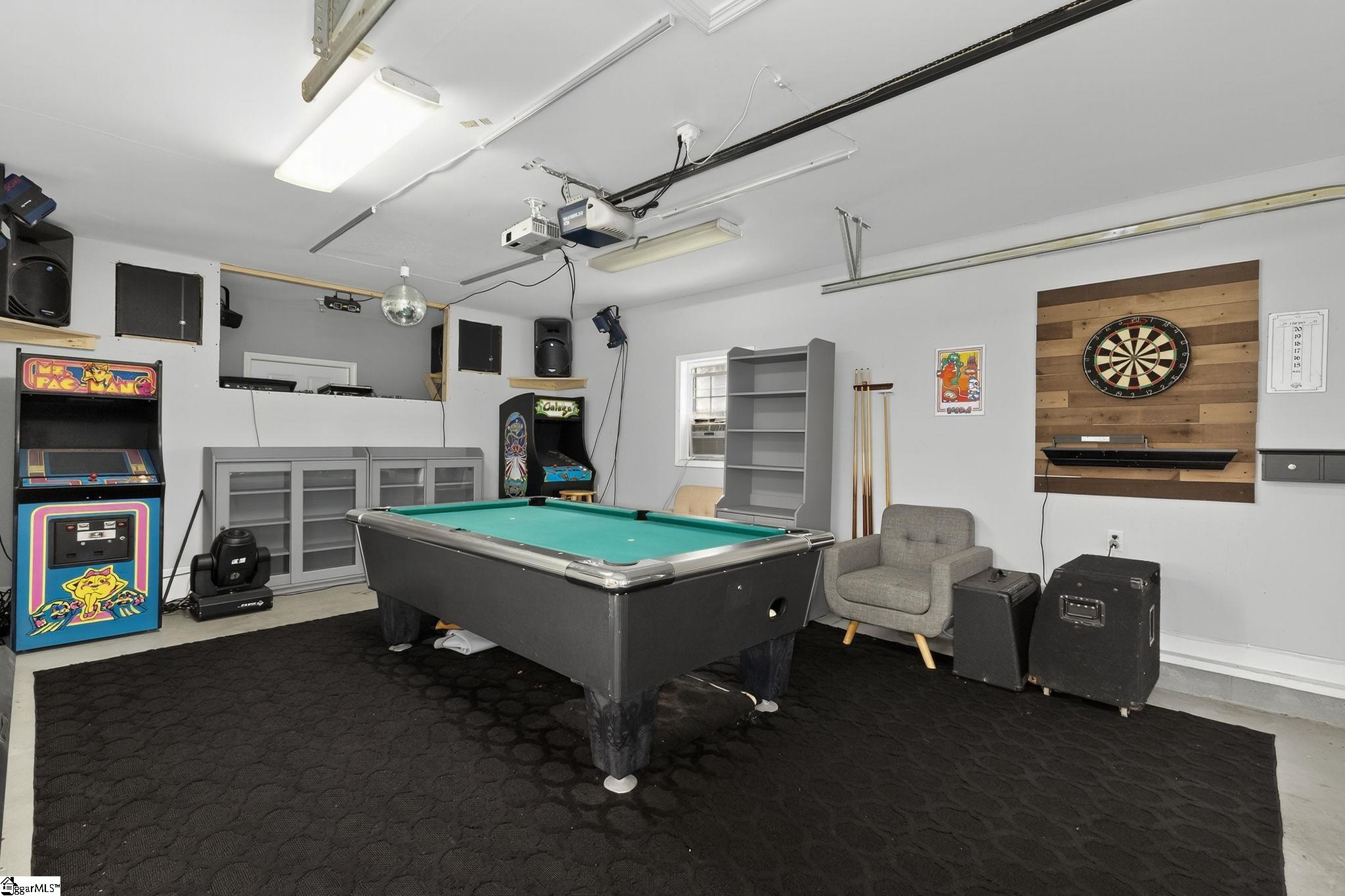 Taylors, South Carolina 29687, United States, 4 Bedrooms Bedrooms, ,5 BathroomsBathrooms,Residential,Active,191631