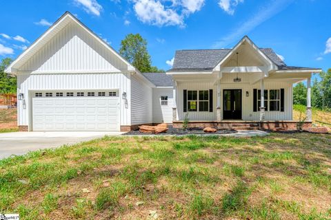 Photo of 82 Old Schoolhouse Road, Spartanburg, SC 29307 (MLS # 1575934)