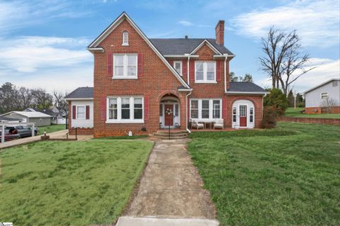 Photo of 906 College Drive, Gaffney, SC 29340 (MLS # 1583465)