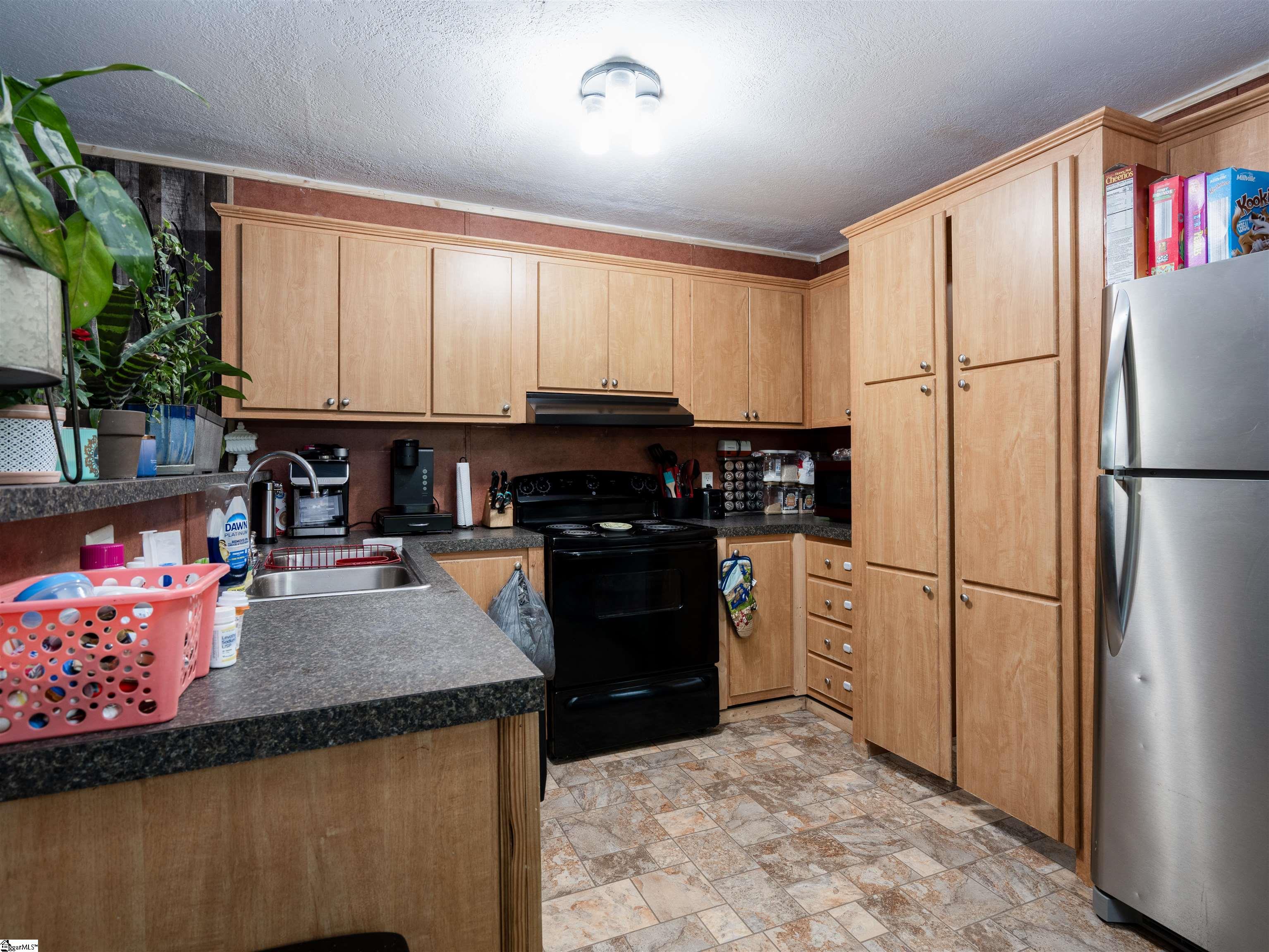 Spartanburg, South Carolina 29301, United States, 3 Bedrooms Bedrooms, ,2 BathroomsBathrooms,Residential,Pending,109888