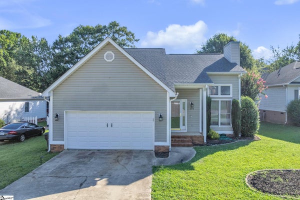 204 FLAGSTAR CT, FOUNTAIN INN, SC 29644 - Image d47019bc4ced84de1f91b709bdeb95db/16229148