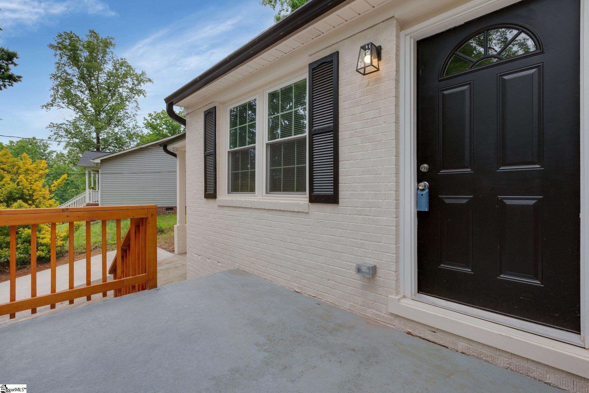 Greenville, South Carolina 29605, United States, 3 Bedrooms Bedrooms, ,2 BathroomsBathrooms,Residential,Contingent,135013