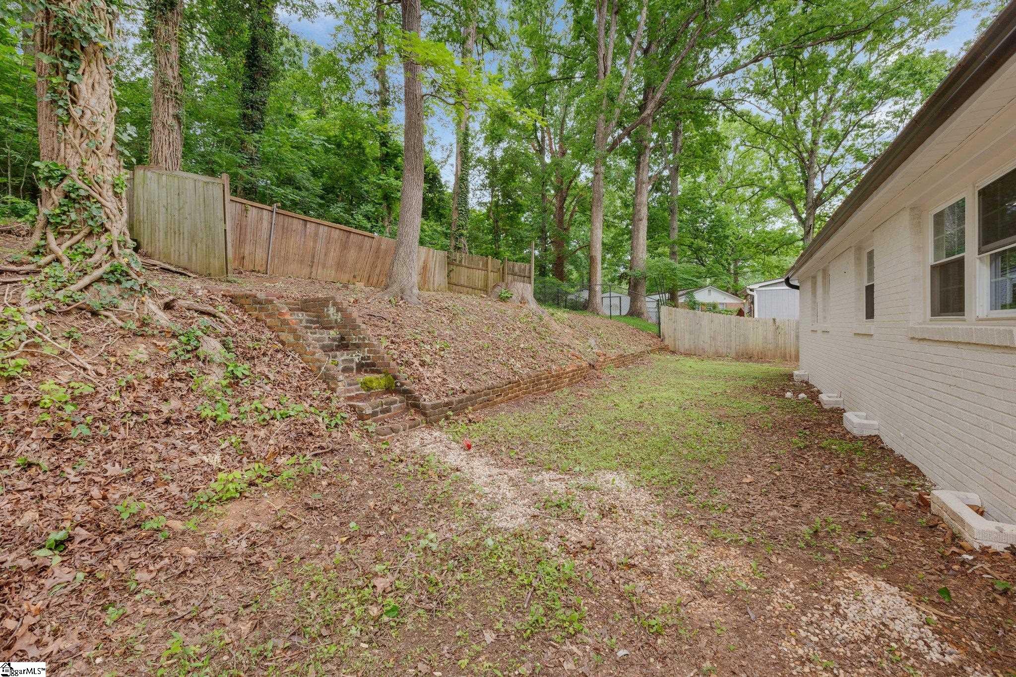 Greenville, South Carolina 29605, United States, 3 Bedrooms Bedrooms, ,2 BathroomsBathrooms,Residential,Contingent,135013