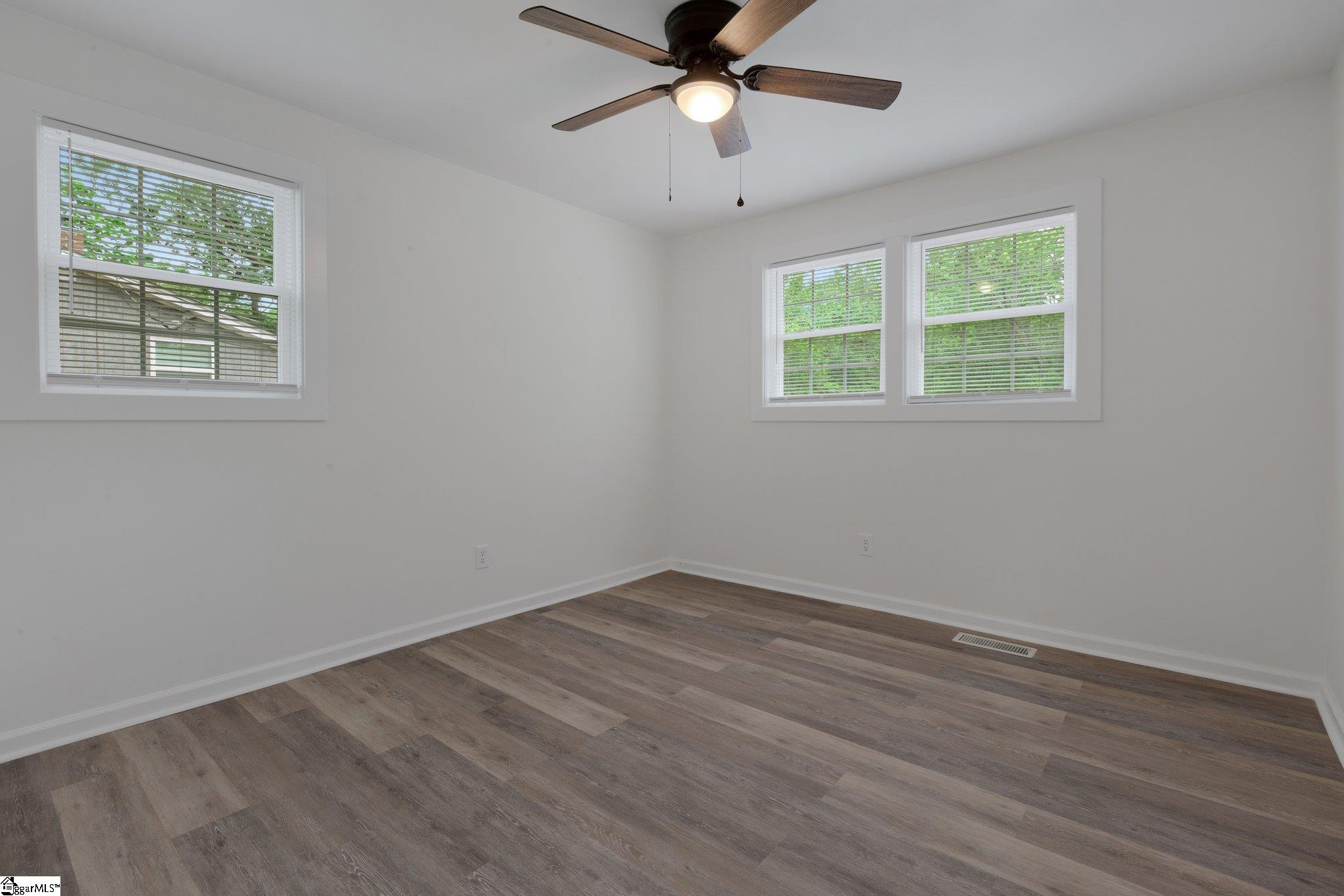 Greenville, South Carolina 29605, United States, 3 Bedrooms Bedrooms, ,2 BathroomsBathrooms,Residential,Contingent,135013