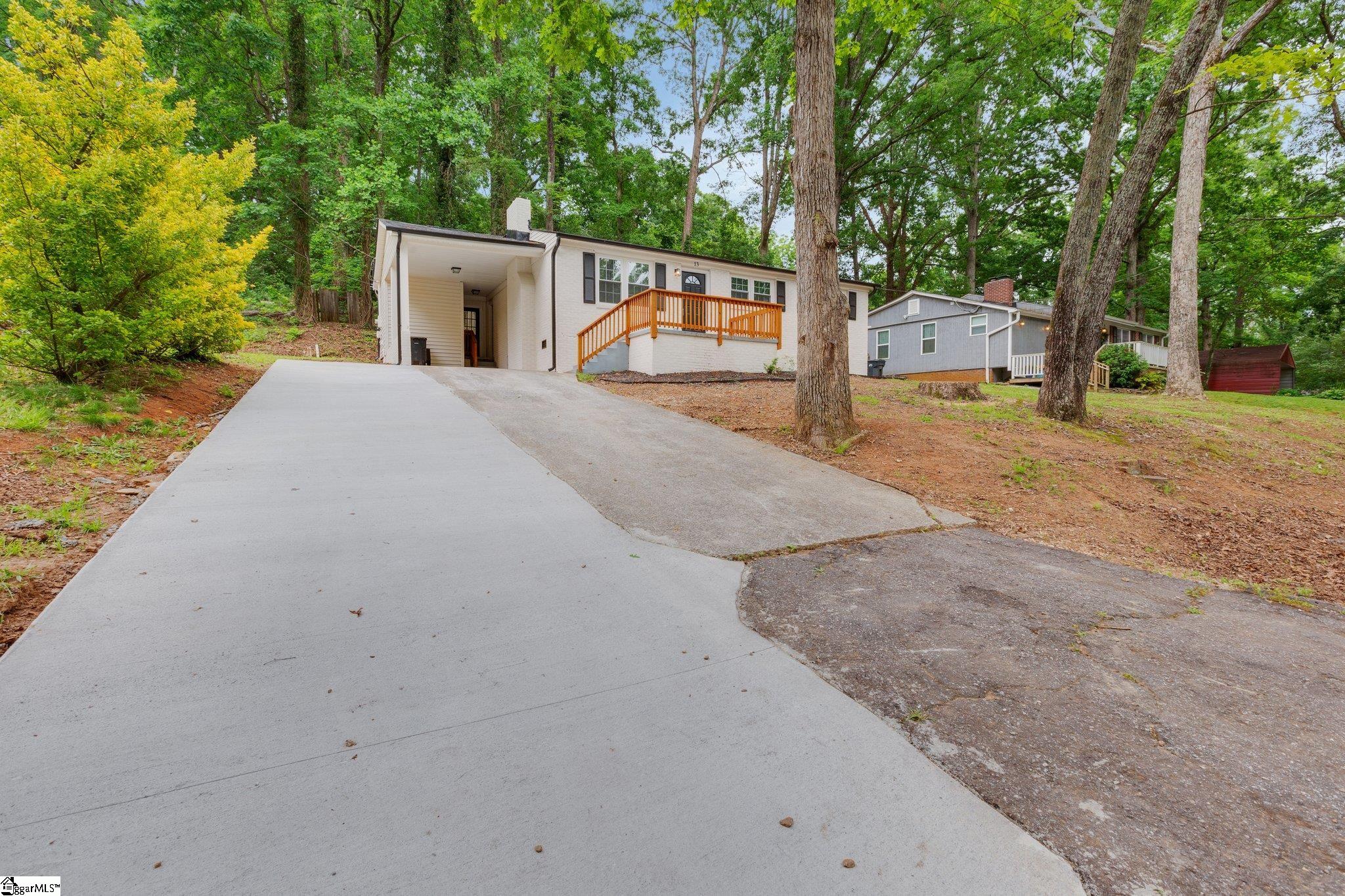 Greenville, South Carolina 29605, United States, 3 Bedrooms Bedrooms, ,2 BathroomsBathrooms,Residential,Contingent,135013