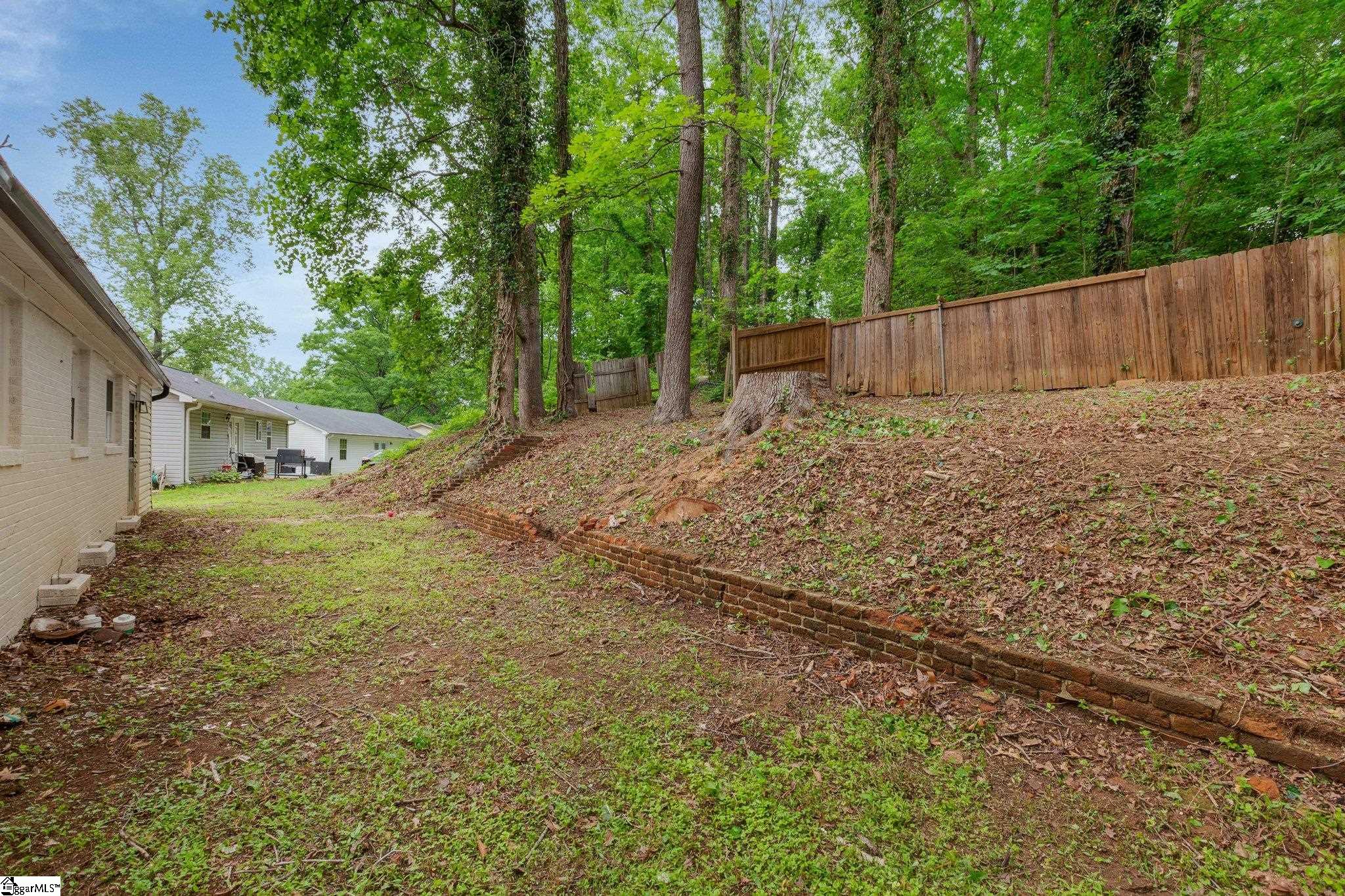 Greenville, South Carolina 29605, United States, 3 Bedrooms Bedrooms, ,2 BathroomsBathrooms,Residential,Contingent,135013