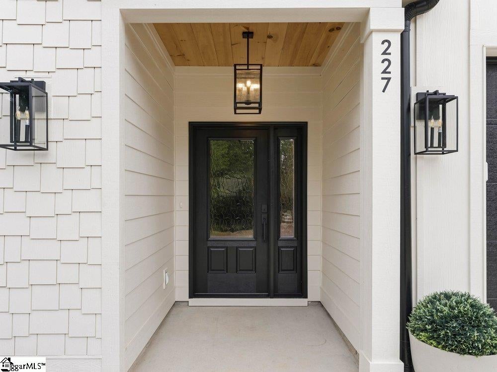 Real Estate Search 1 227 Holmes Drive