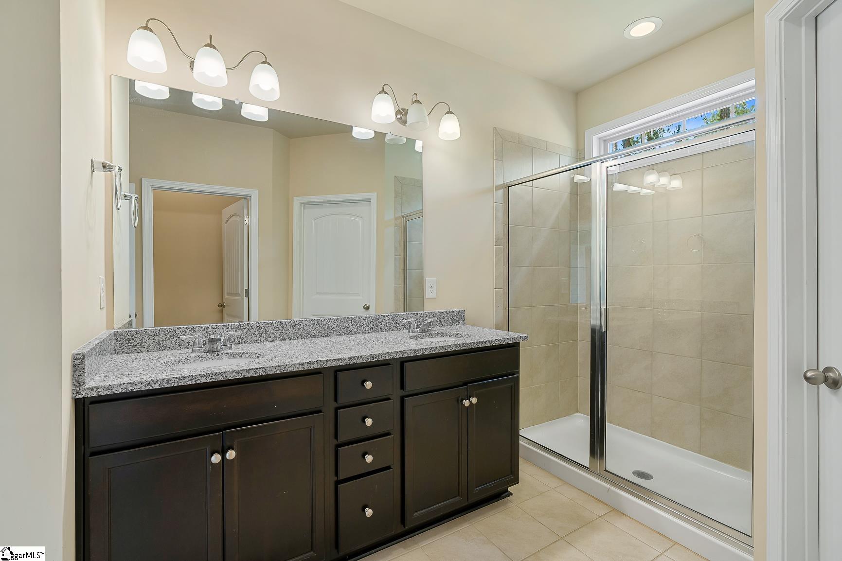 Anderson, South Carolina 29621, United States, 4 Bedrooms Bedrooms, ,3 BathroomsBathrooms,Residential,Contingent,156192