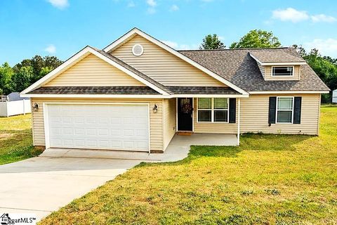 Photo of 136 Miller Road, Belton, SC 29627 (MLS # 1589840)