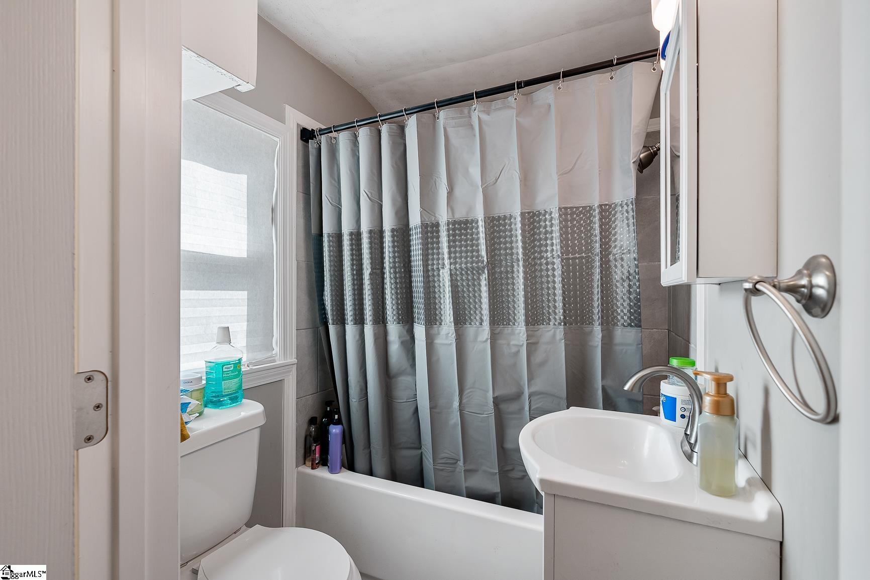 Anderson, South Carolina 29621, United States, 6 Bedrooms Bedrooms, ,6 BathroomsBathrooms,Residential,Active,204530