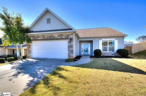 Photo of 10 Harwick Court, Easley, SC 29642 (MLS # 1574418)