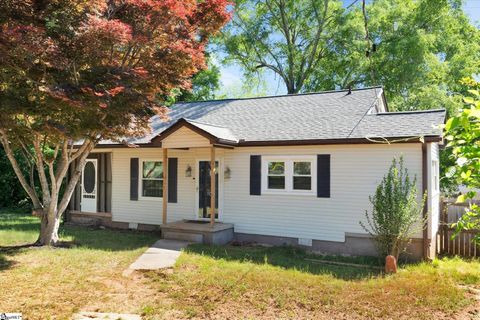 Photo of 105 Nalley Street, Easley, SC 29640 (MLS # 1588871)