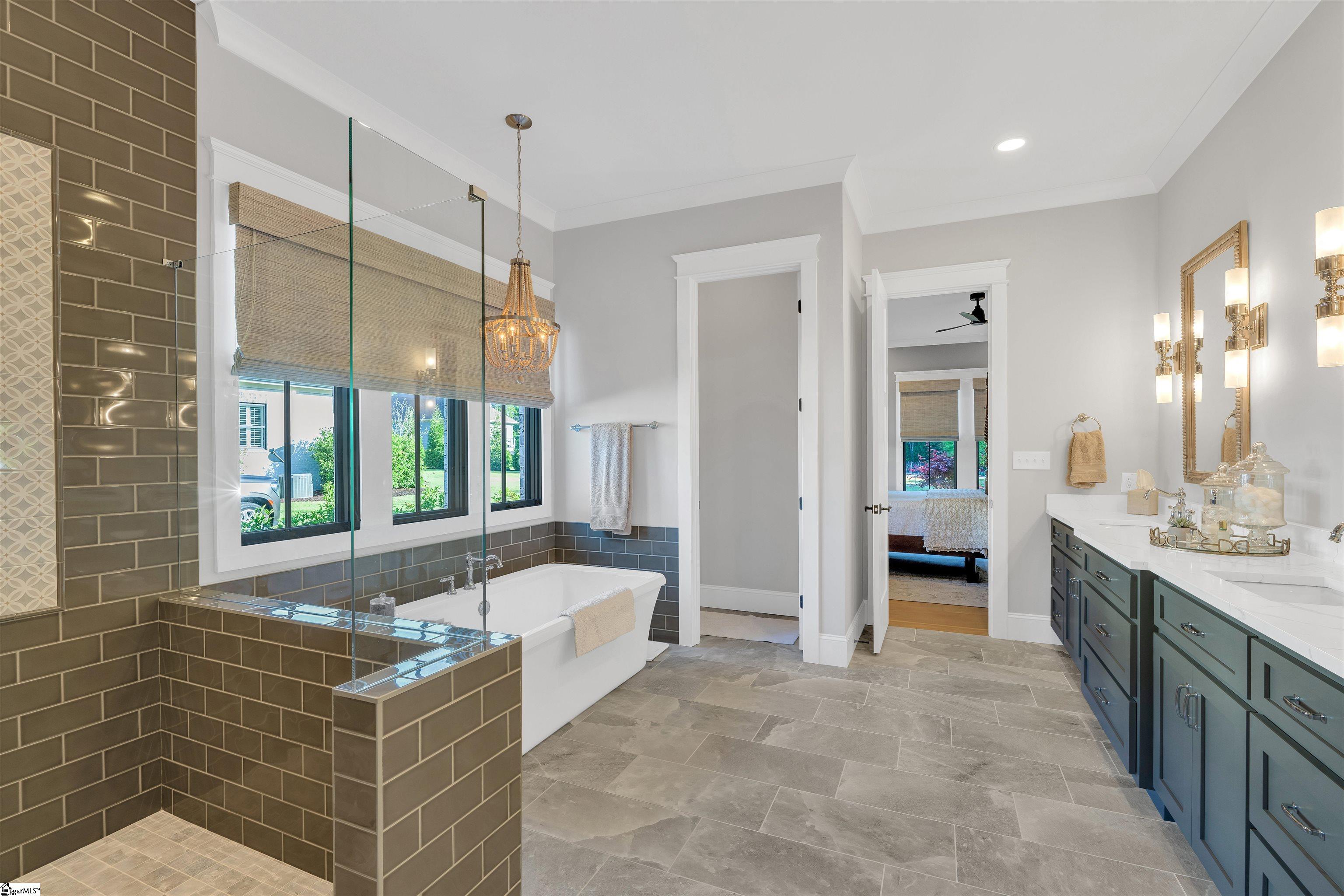 Simpsonville, South Carolina 29681, United States, 5 Bedrooms Bedrooms, ,4 BathroomsBathrooms,Residential,Pending,116211