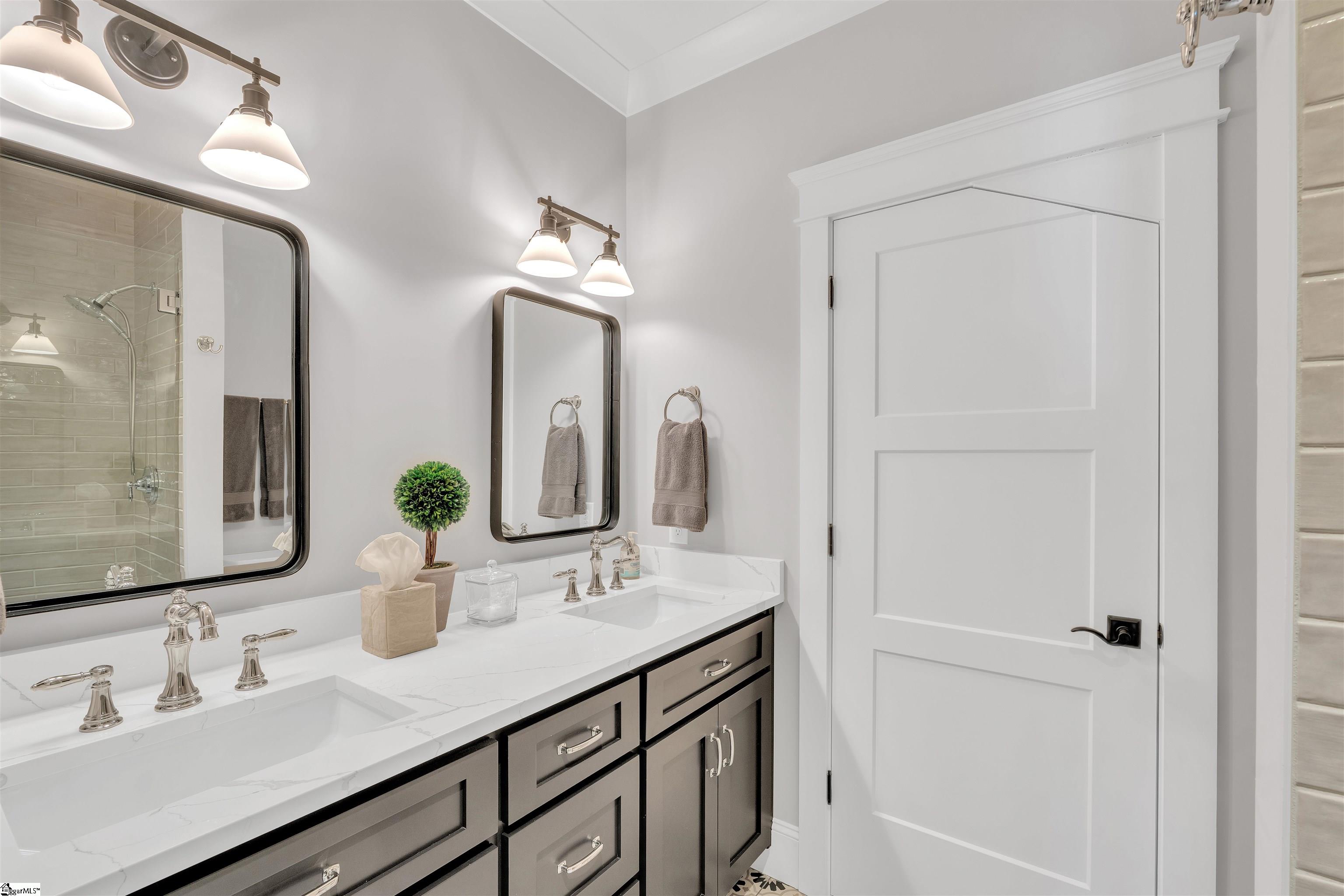 Simpsonville, South Carolina 29681, United States, 5 Bedrooms Bedrooms, ,4 BathroomsBathrooms,Residential,Pending,116211