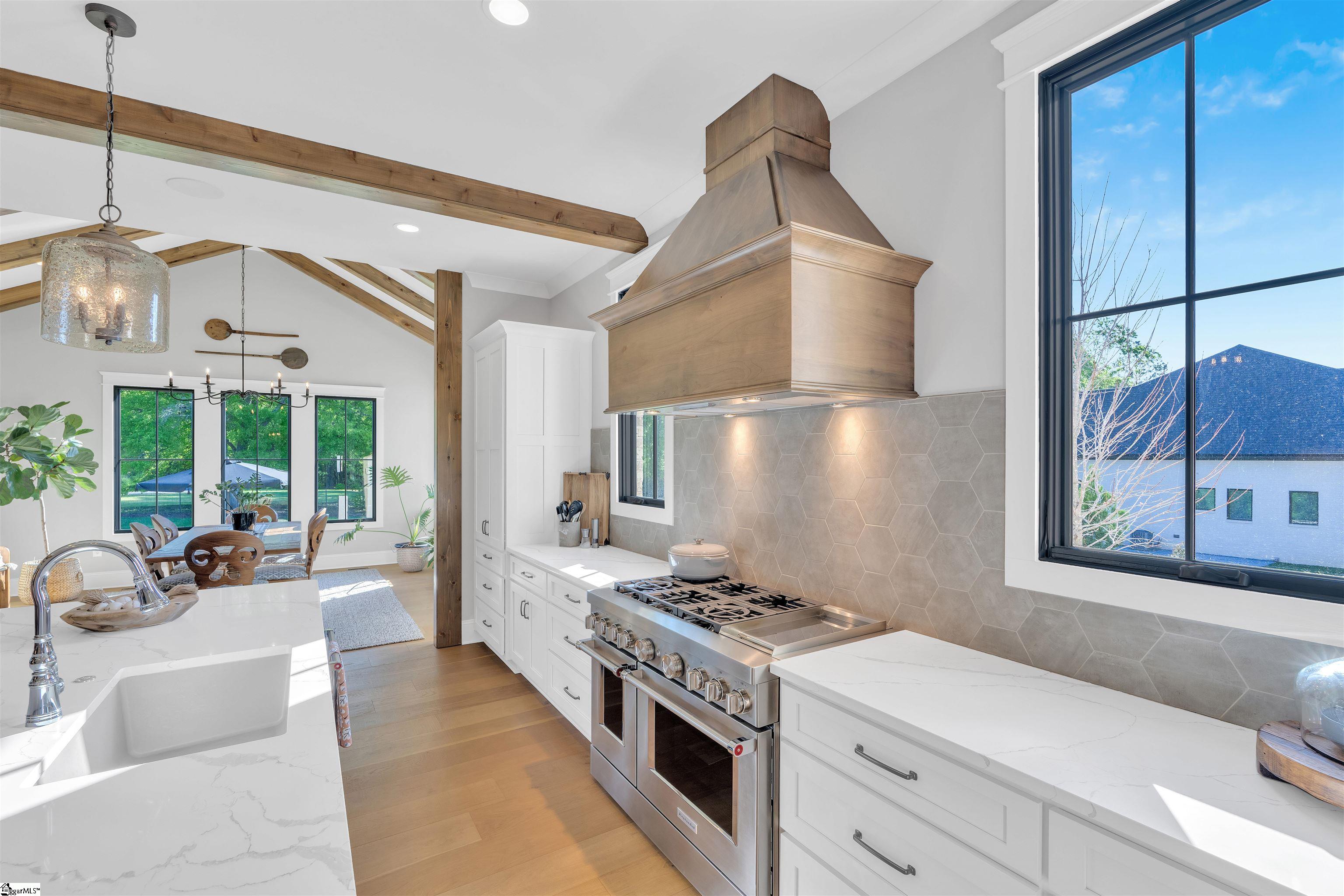 Simpsonville, South Carolina 29681, United States, 5 Bedrooms Bedrooms, ,4 BathroomsBathrooms,Residential,Pending,116211