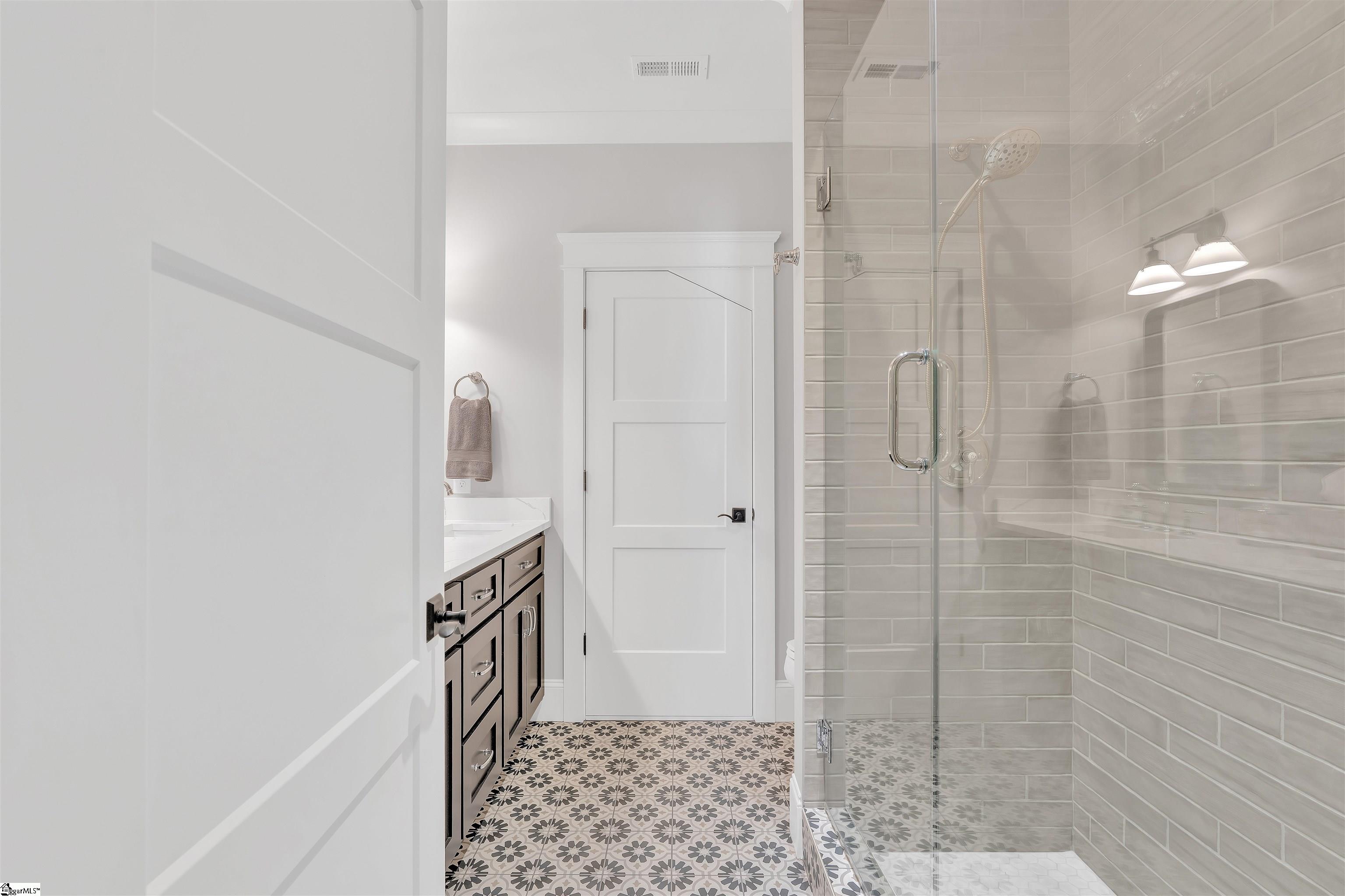 Simpsonville, South Carolina 29681, United States, 5 Bedrooms Bedrooms, ,4 BathroomsBathrooms,Residential,Pending,116211