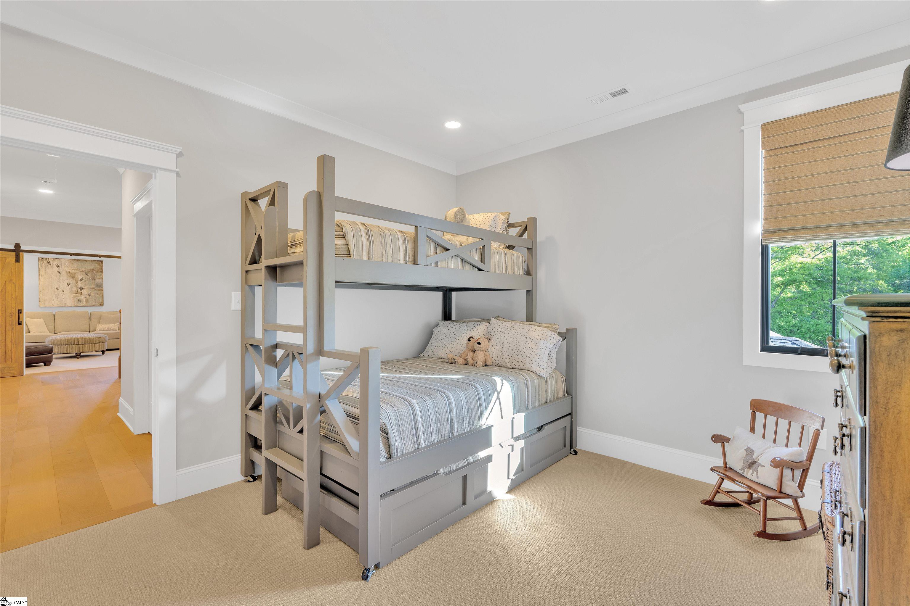 Simpsonville, South Carolina 29681, United States, 5 Bedrooms Bedrooms, ,4 BathroomsBathrooms,Residential,Pending,116211