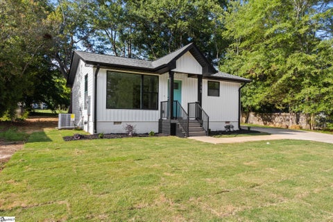 Photo of 115 Hammond Avenue, Greer, SC 29651 (MLS # 1594157)
