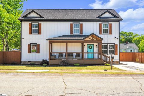 Photo of 221 3rd Avenue, Greenville, SC 29609 (MLS # 1590894)