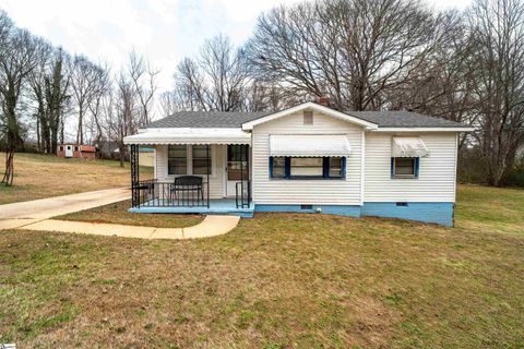 Photo of 31 Pine Grove Lane, Greenville, SC 29617 (MLS # 1582699)