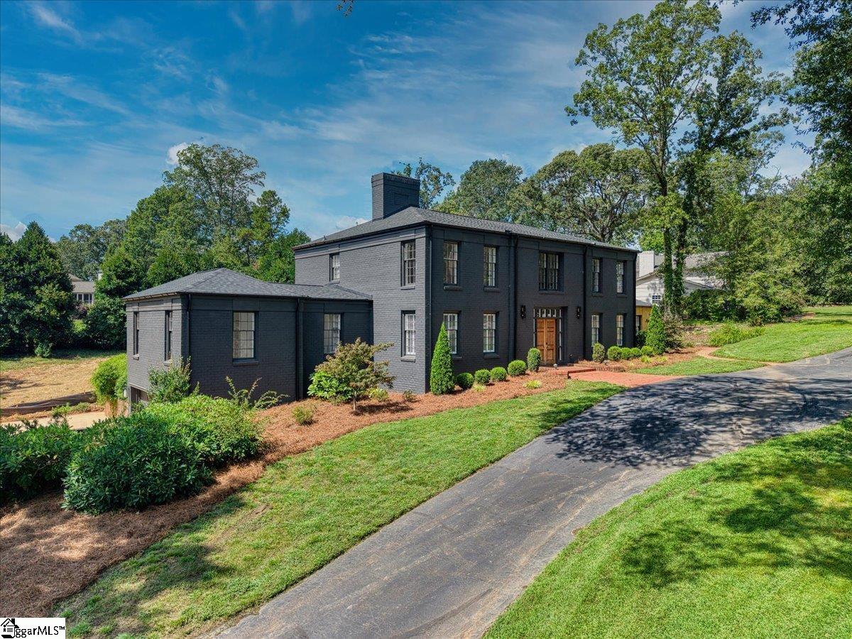 300 E Seven Oaks Drive
