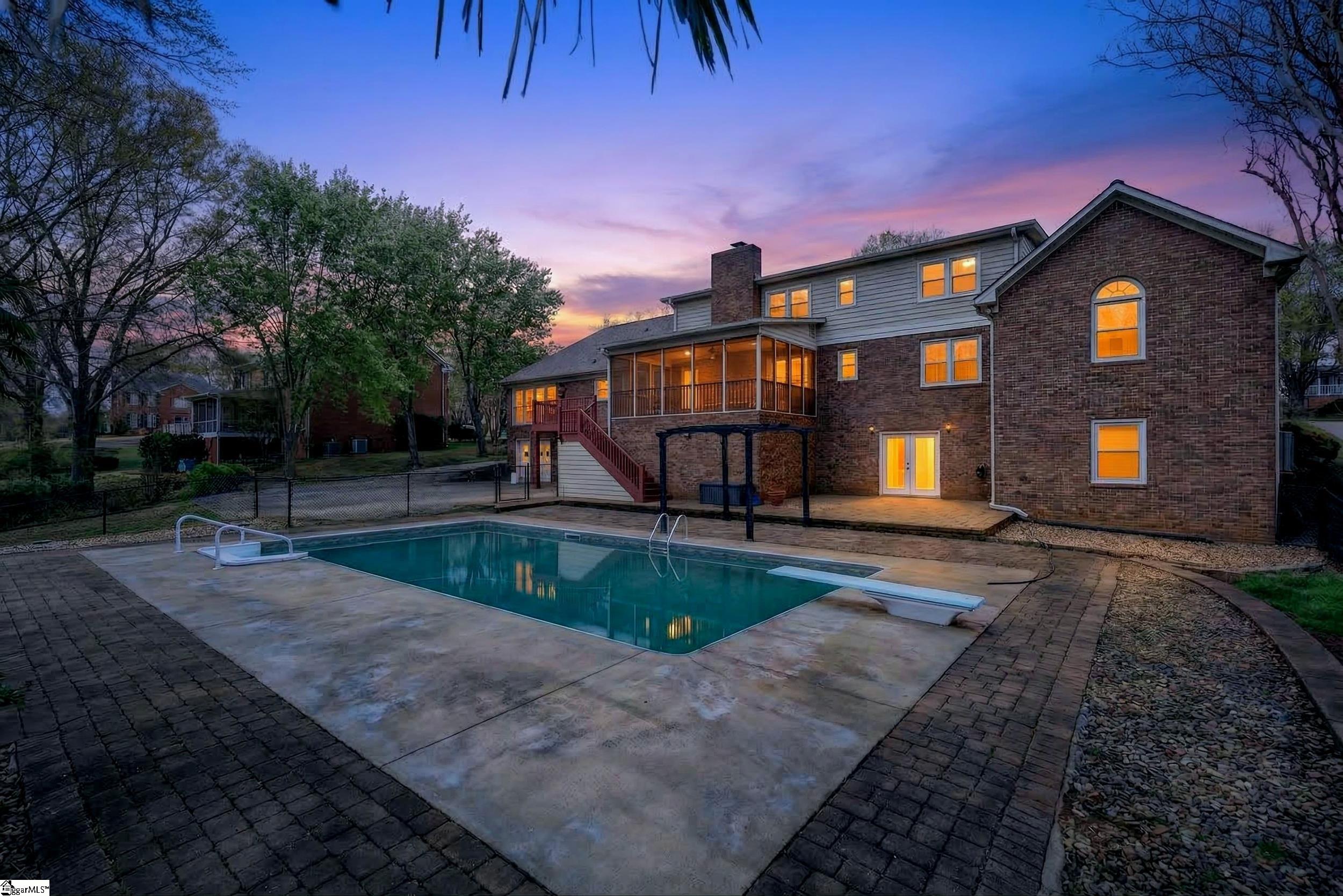 206 W Killarney Lake