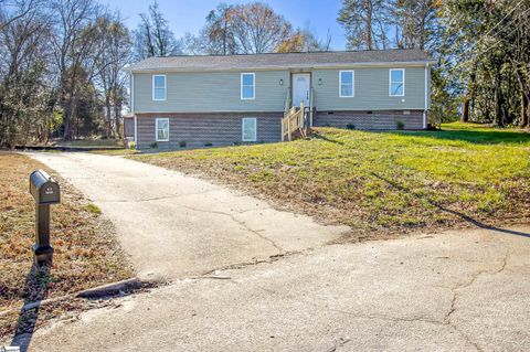 19 Velma Drive Taylors SC 29687