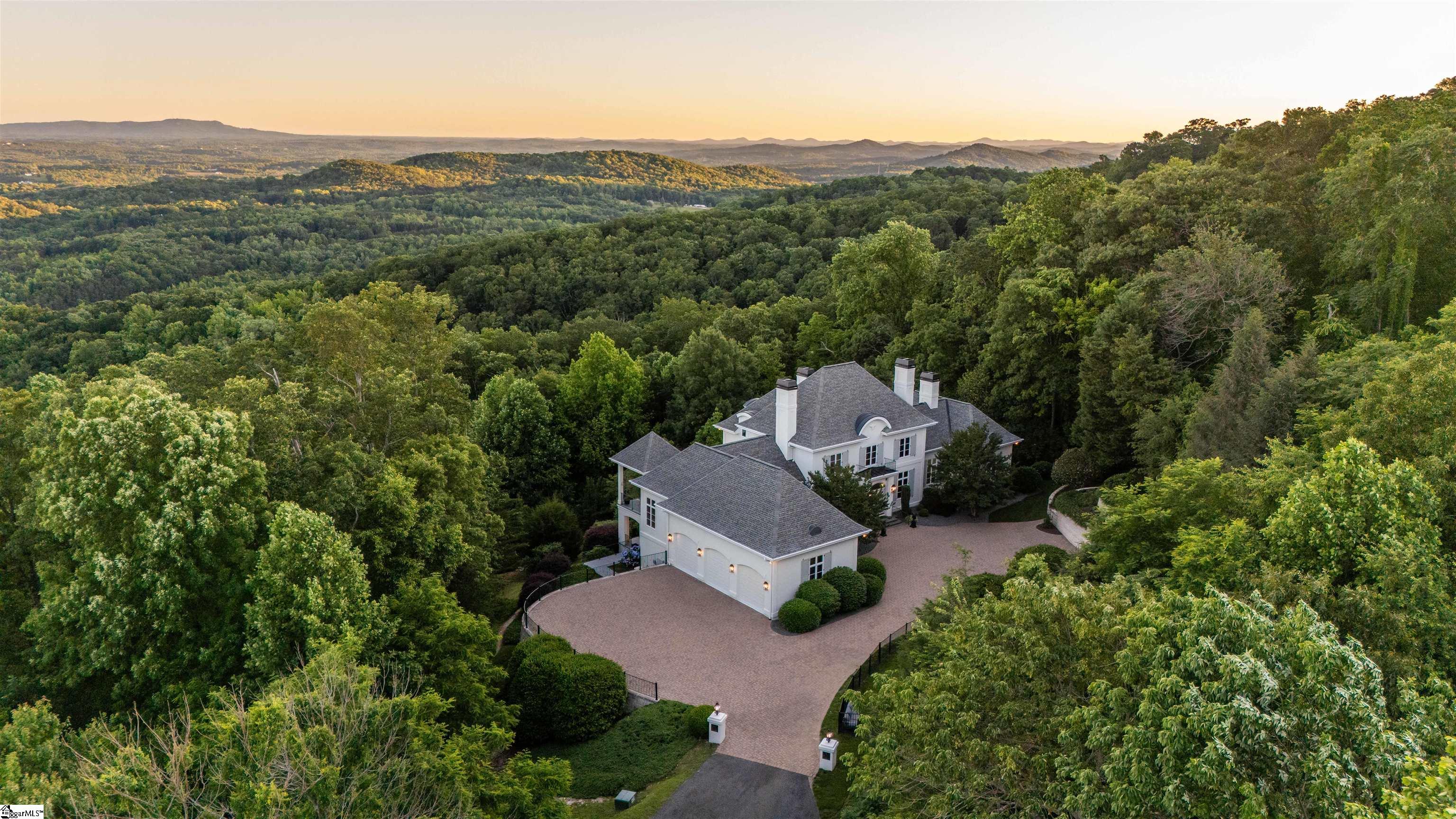 8 Fair Cliff Court