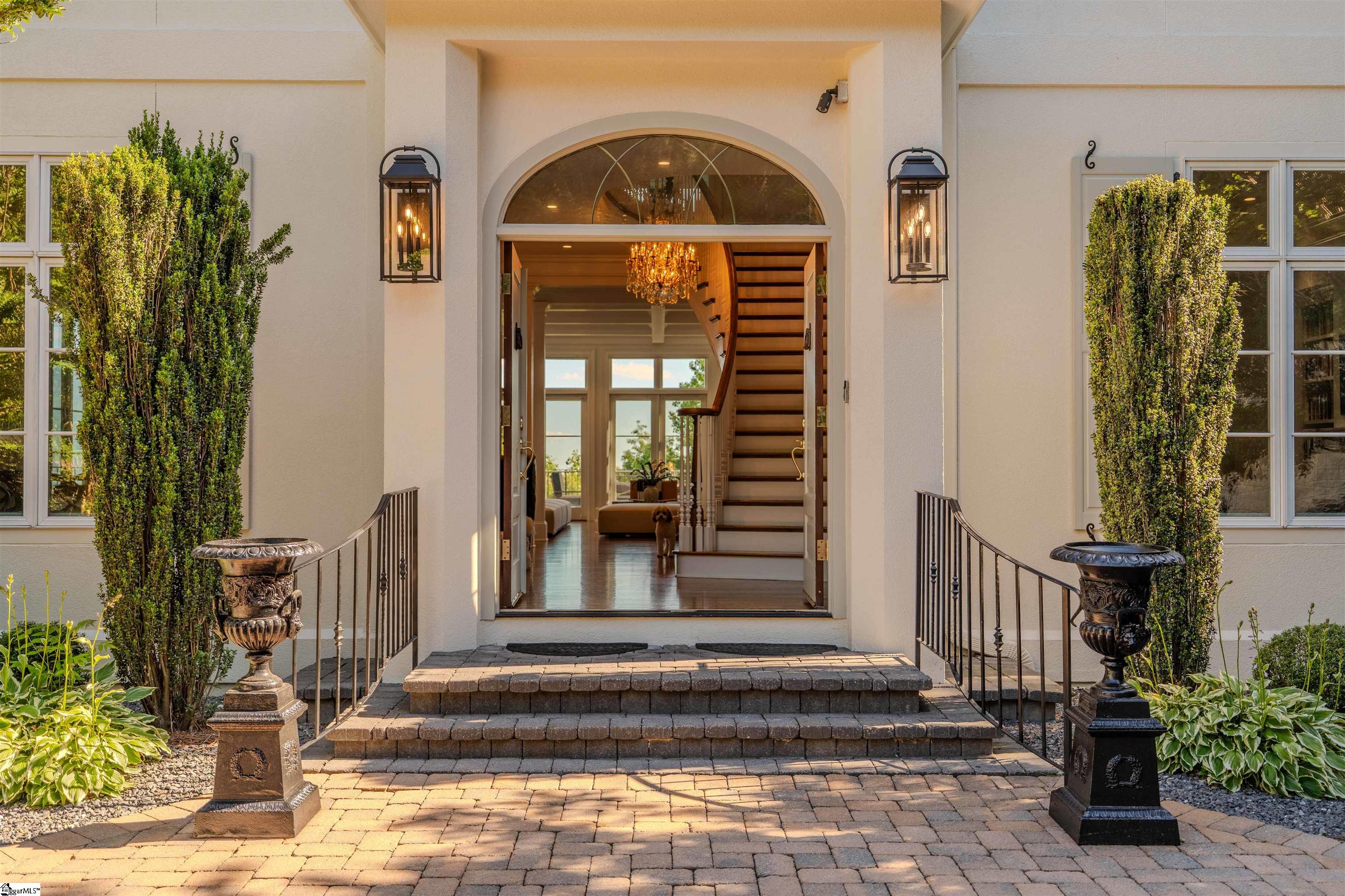 8 Fair Cliff Court