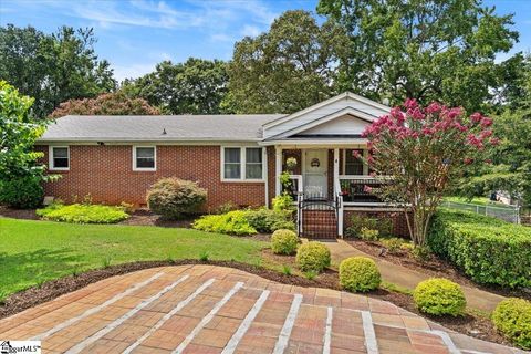 Photo of 4 Rhonda Court, Greenville, SC 29617 (MLS # 1571842)