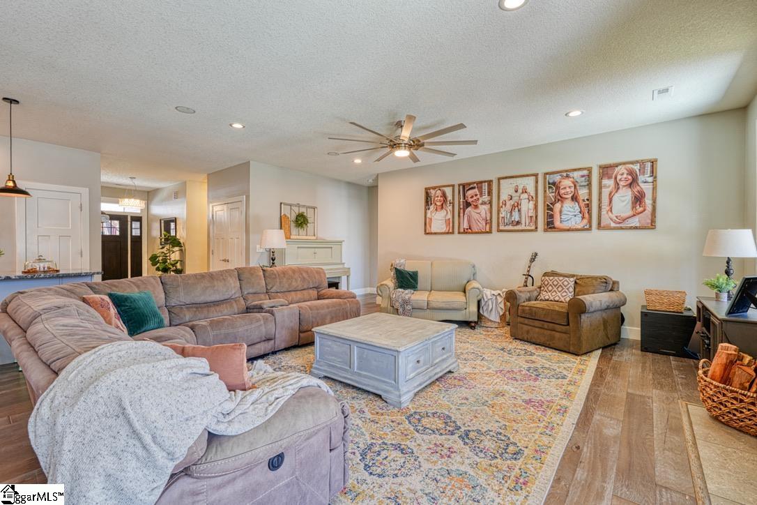 2007 Edwards Lake Road