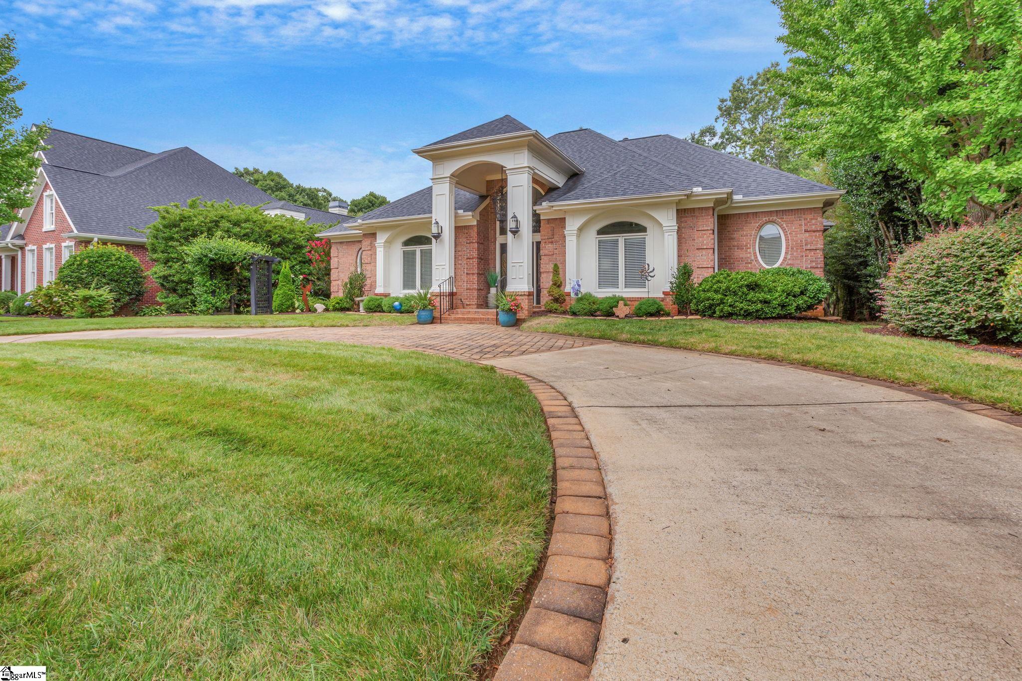 416 Kingsgate Court