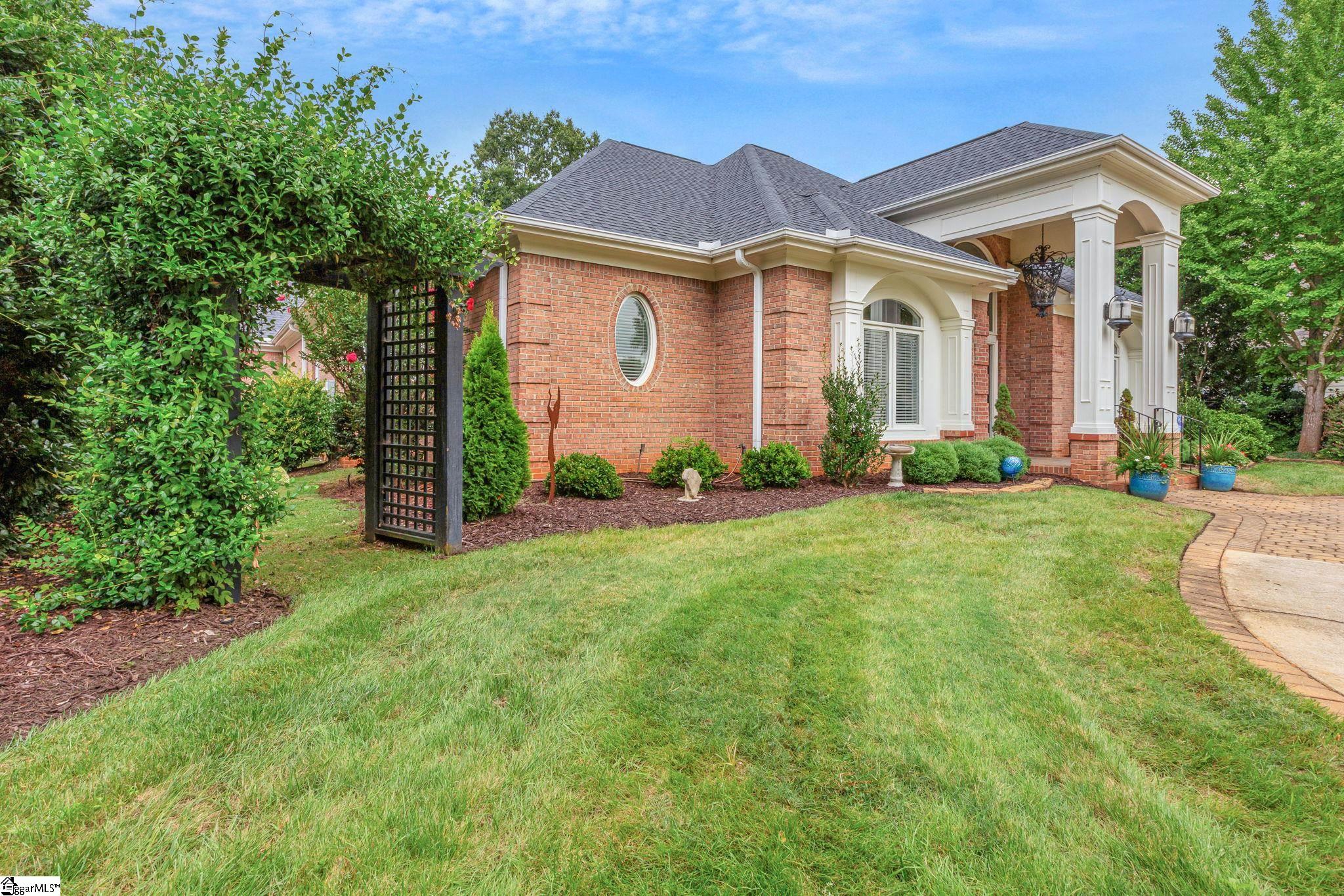 416 Kingsgate Court