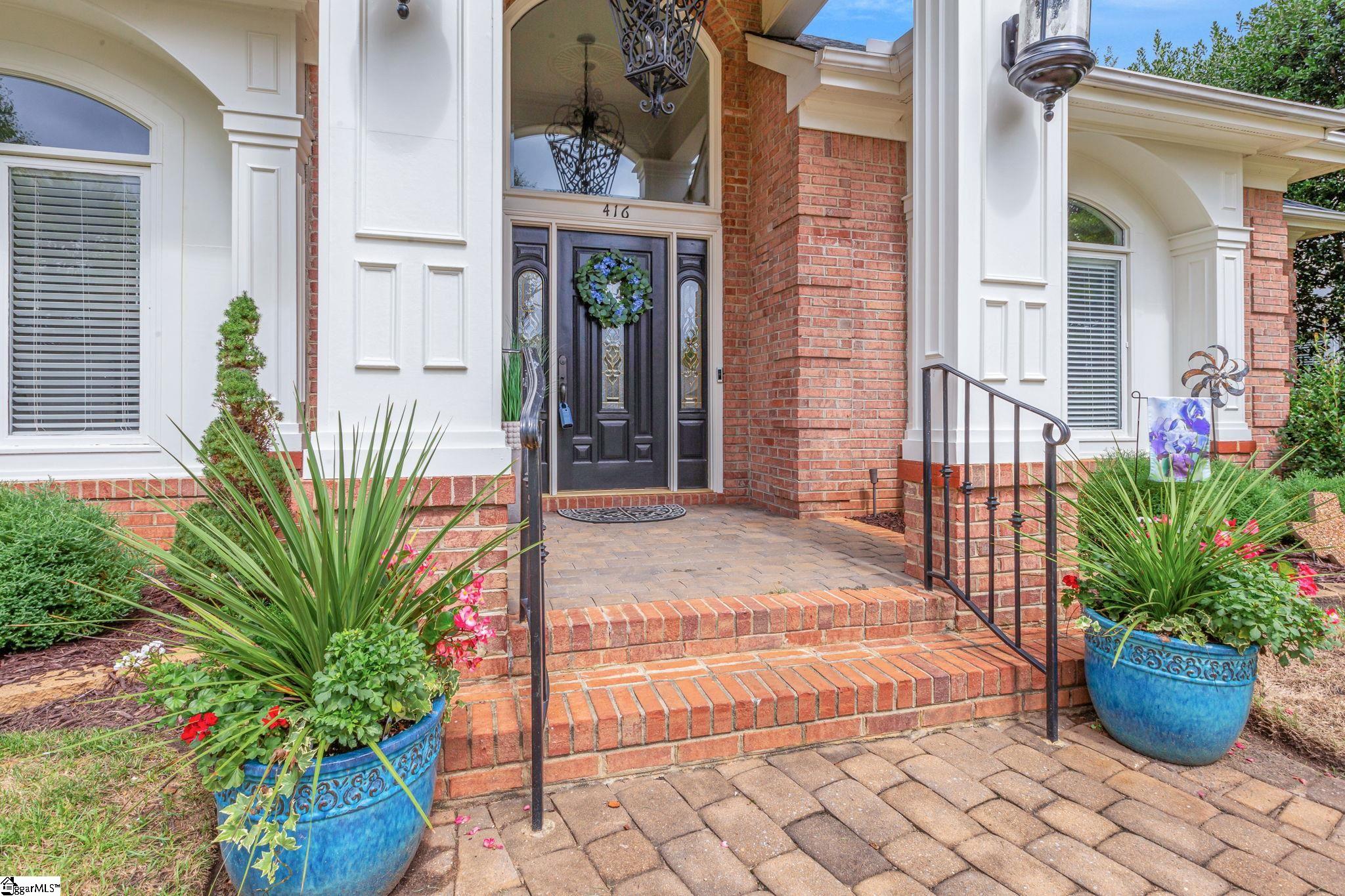 416 Kingsgate Court