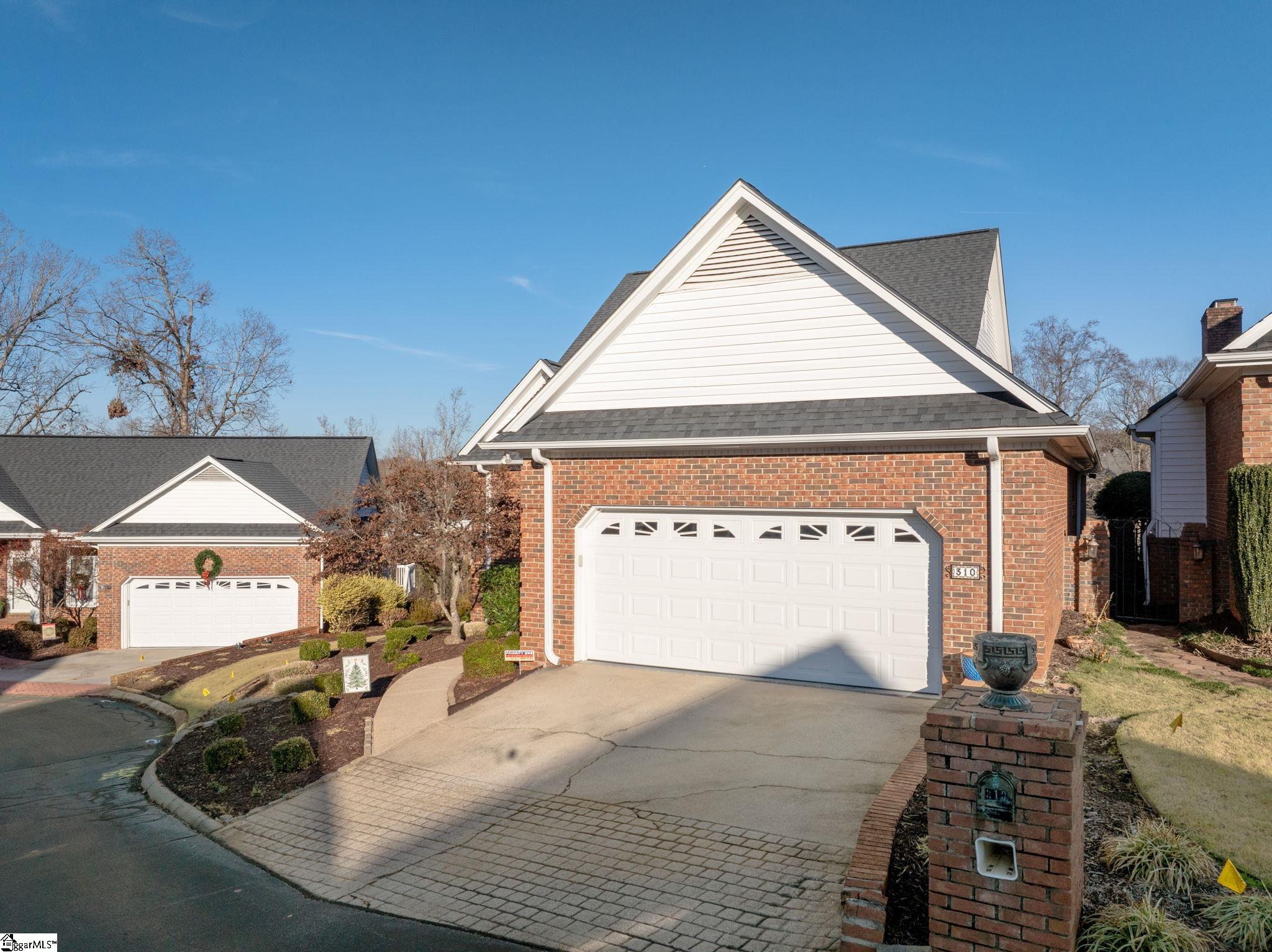 310 Greenview Circle