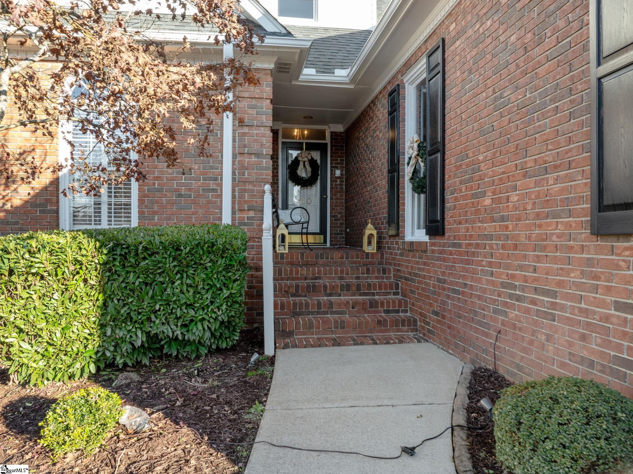 310 Greenview Circle