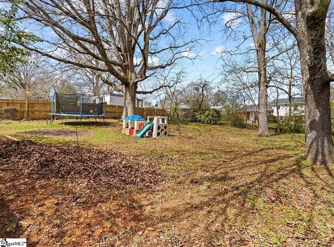 Real Estate Search 2 11 Lynhurst Drive