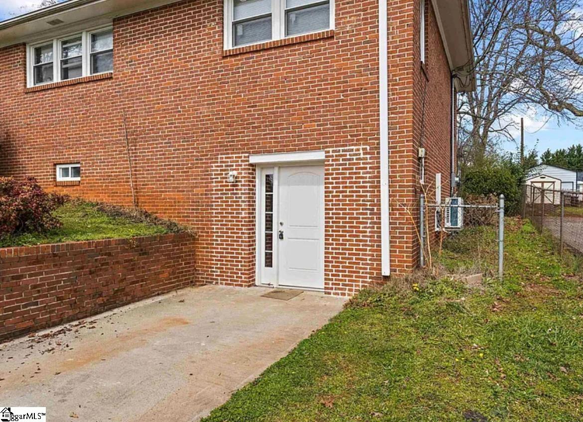 Real Estate Search 3 11 Lynhurst Drive