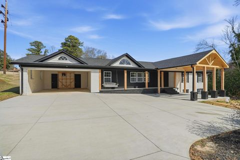 Photo of 220 E Belvedere Road, Greenville, SC 29605 (MLS # 1581950)