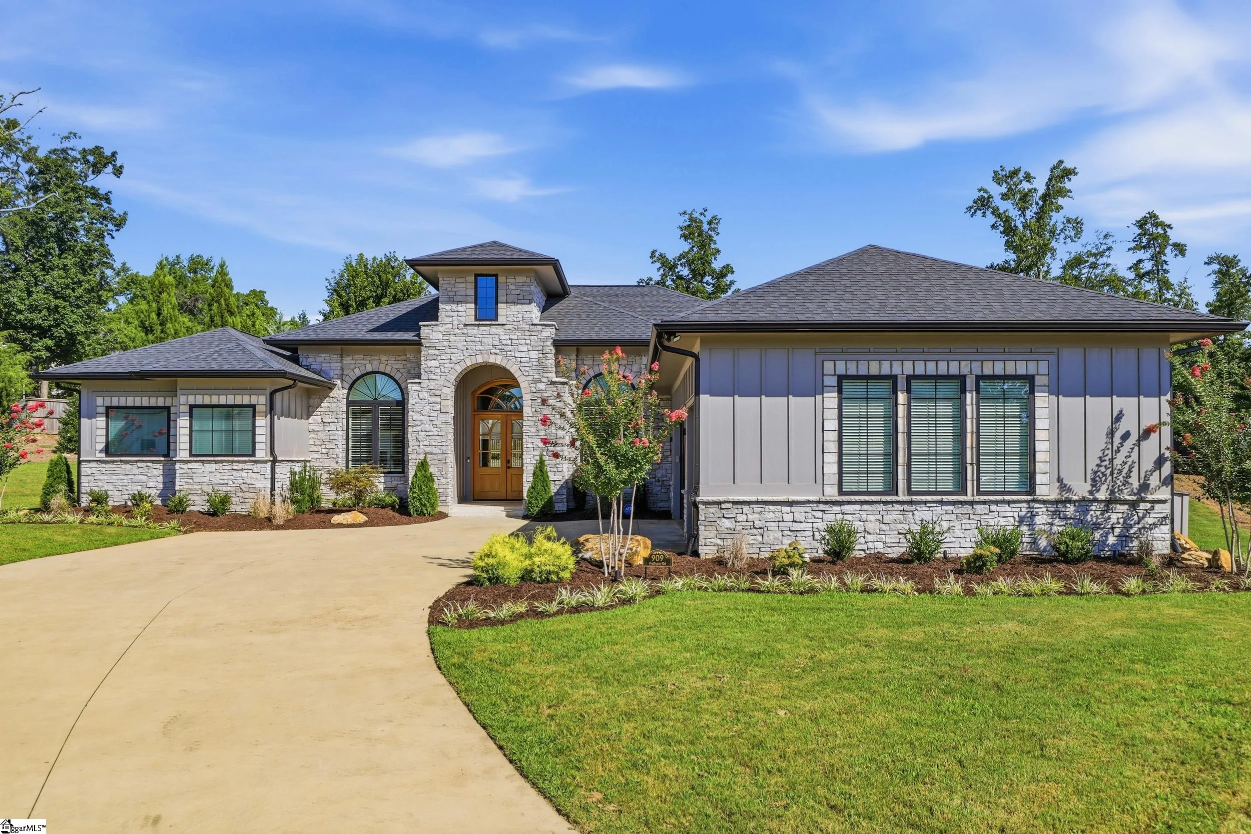 909 Pelham Road
