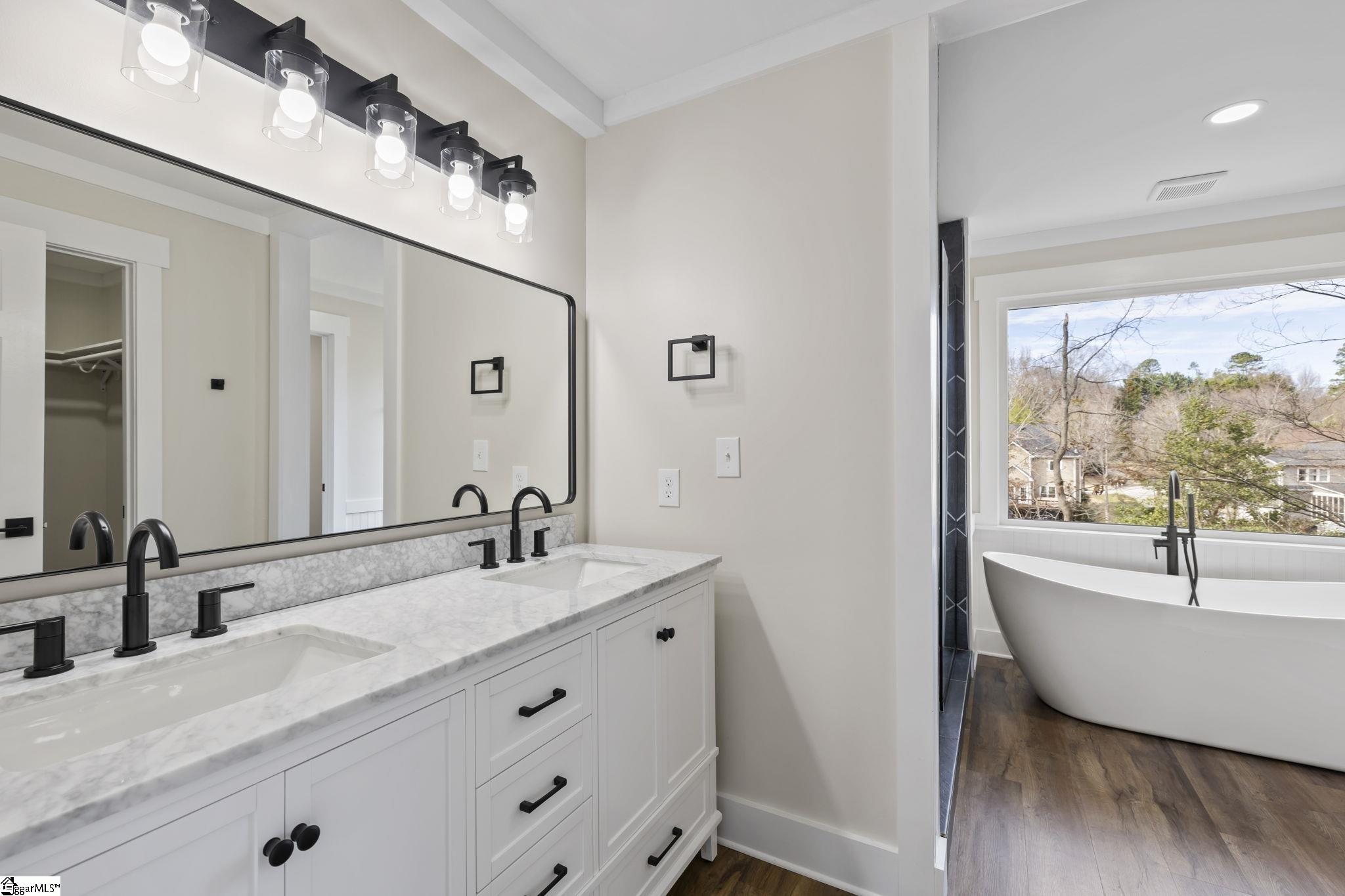 Greer, South Carolina 29650, United States, 4 Bedrooms Bedrooms, ,4 BathroomsBathrooms,Residential,Contingent,76721