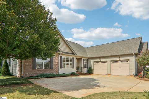 5 Winding Walk Way Taylors SC 29697