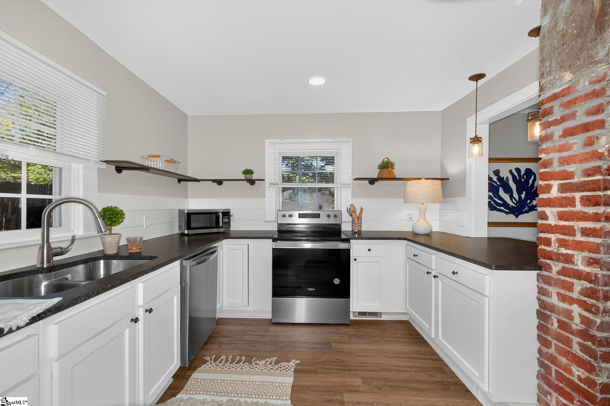 Greenville, South Carolina 29607, United States, 2 Bedrooms Bedrooms, ,2 BathroomsBathrooms,Residential,Active,228229