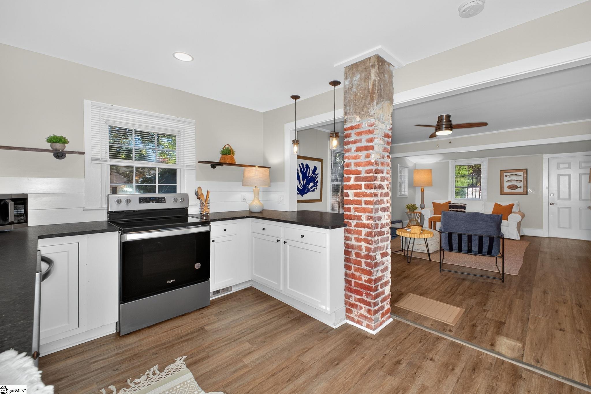 Greenville, South Carolina 29607, United States, 2 Bedrooms Bedrooms, ,2 BathroomsBathrooms,Residential,Active,228229