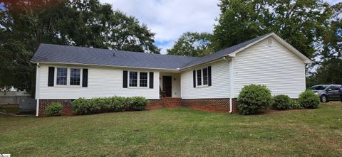 Photo of 304 Stonehaven Drive, Anderson, SC 29625 (MLS # 1577526)